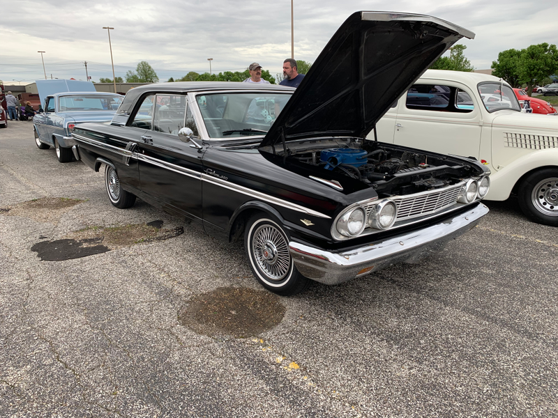 Illustration for article titled Last night’s cruise-in.